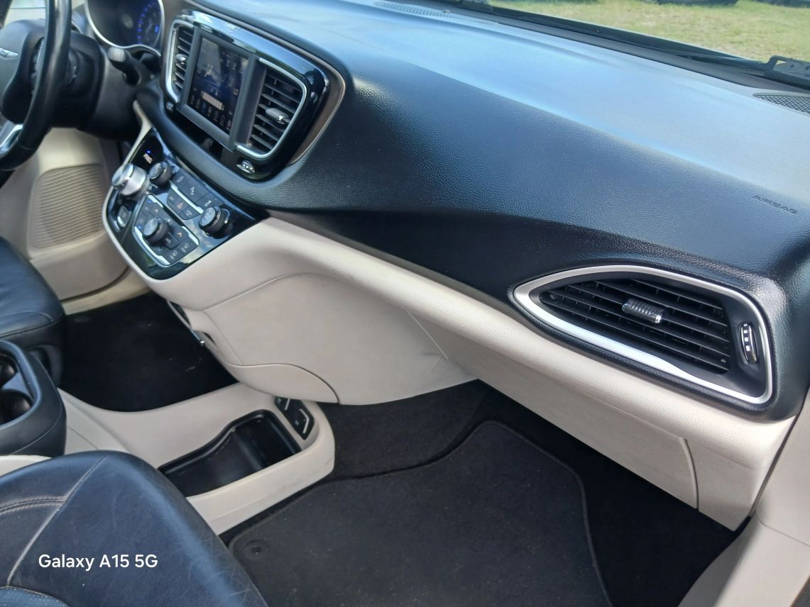 2019 Chrysler Pacifica Touring L Minivan 4D Maitland FL
