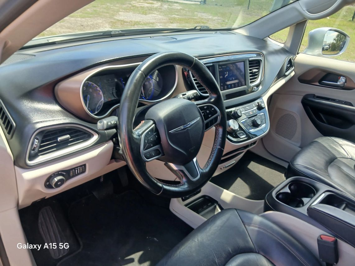 2019 Chrysler Pacifica Touring L Minivan 4D Maitland FL