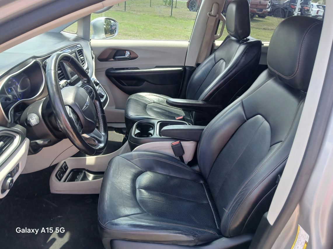 2019 Chrysler Pacifica Touring L Minivan 4D Maitland FL