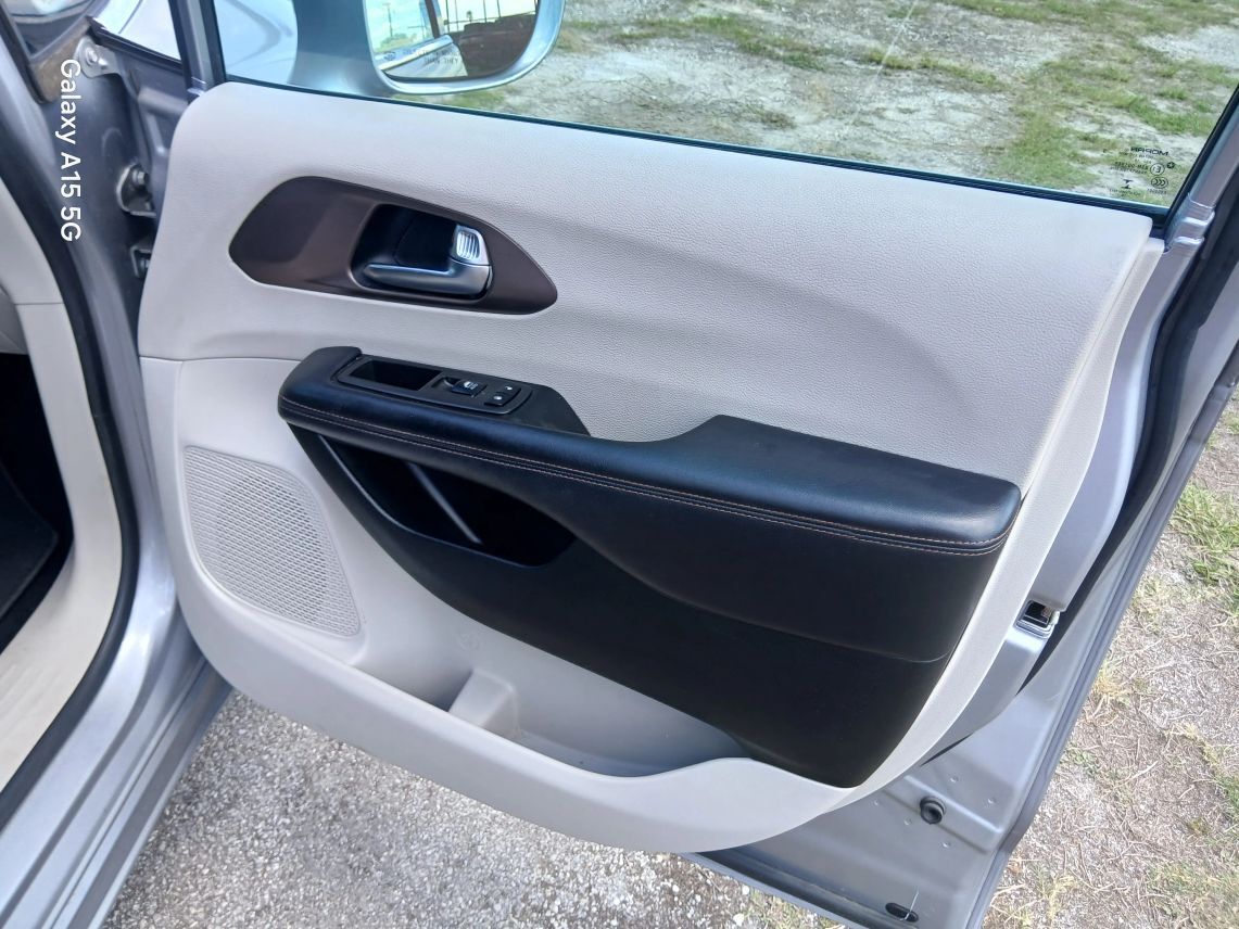 2019 Chrysler Pacifica Touring L Minivan 4D Maitland FL