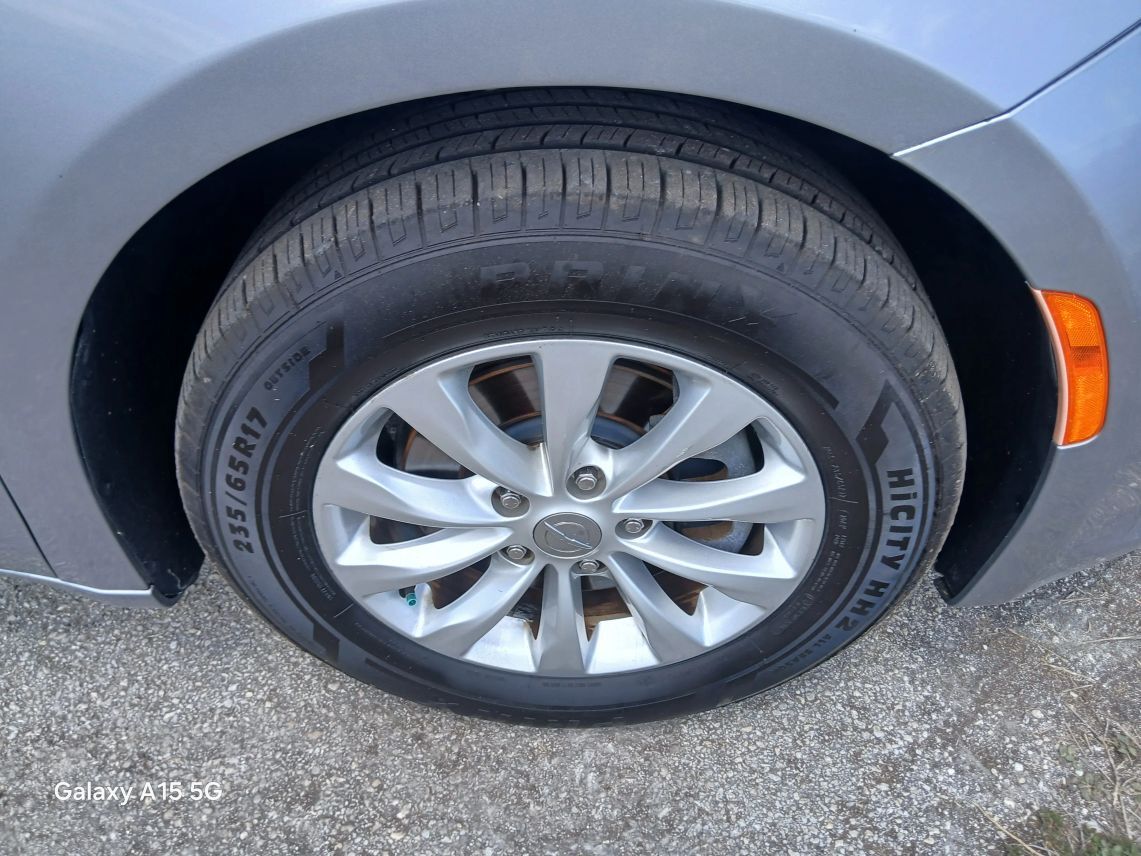 2019 Chrysler Pacifica Touring L Minivan 4D Maitland FL