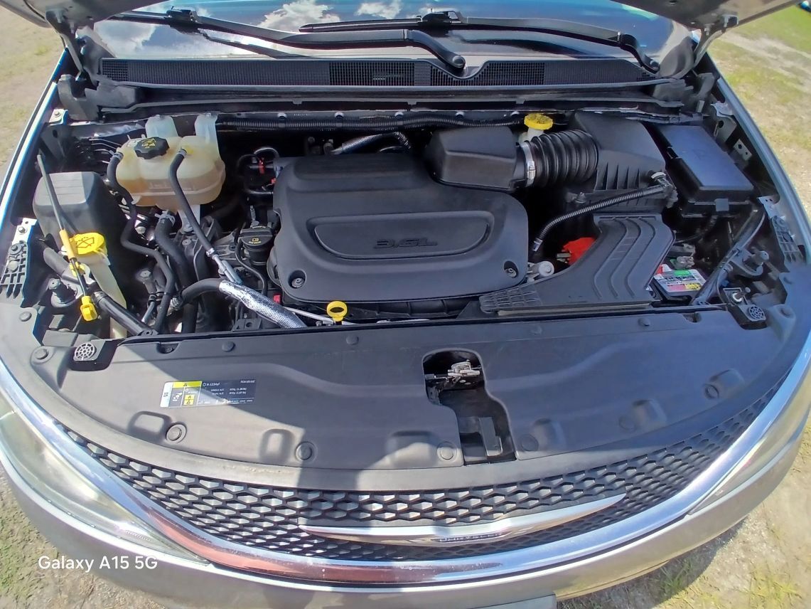 2019 Chrysler Pacifica Touring L Minivan 4D Maitland FL