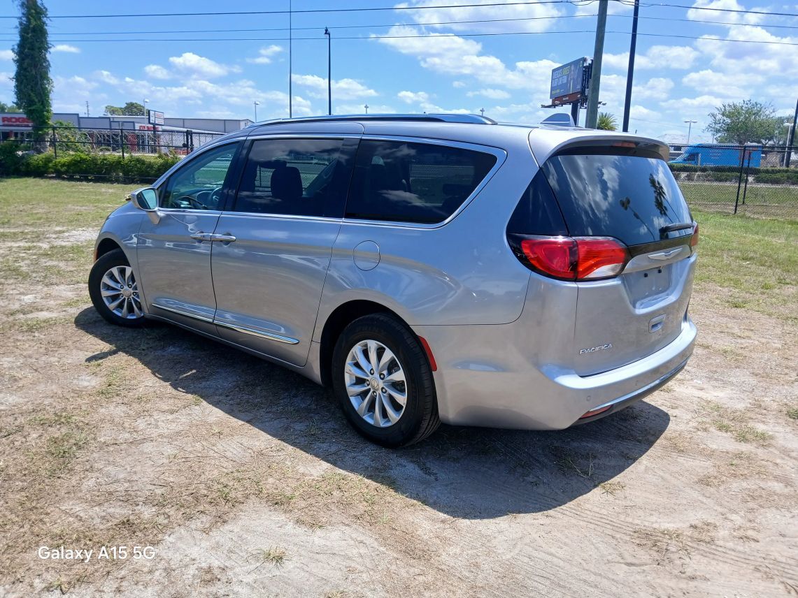 2019 Chrysler Pacifica Touring L Minivan 4D Maitland FL