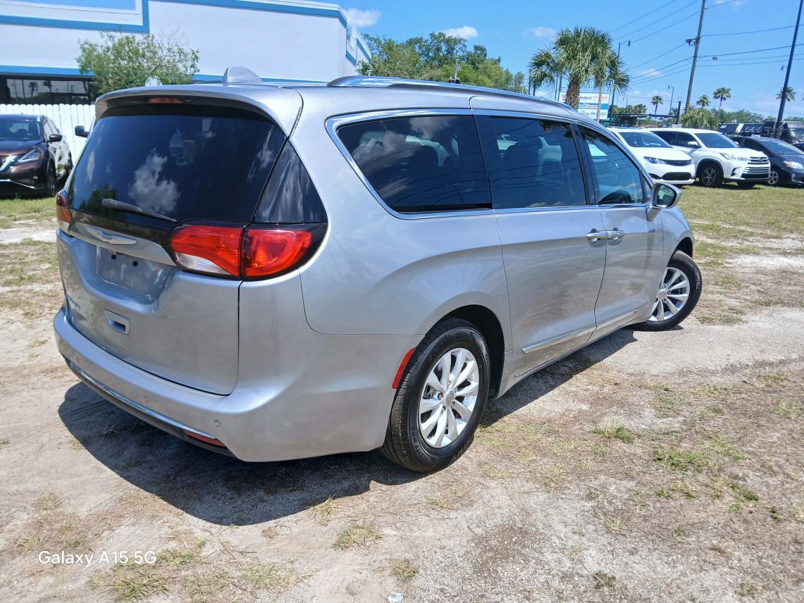 2019 Chrysler Pacifica Touring L Minivan 4D Maitland FL