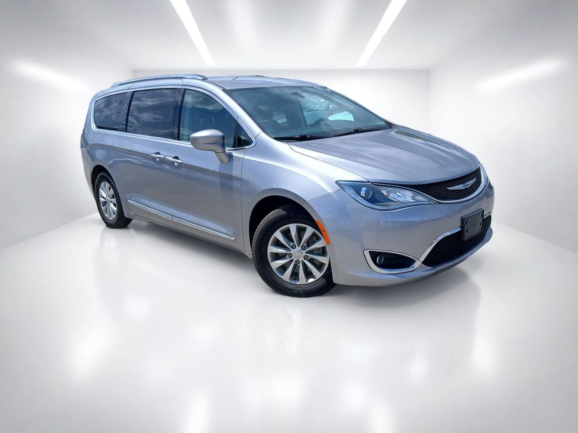 2019 Chrysler Pacifica Touring L Minivan 4D Maitland FL