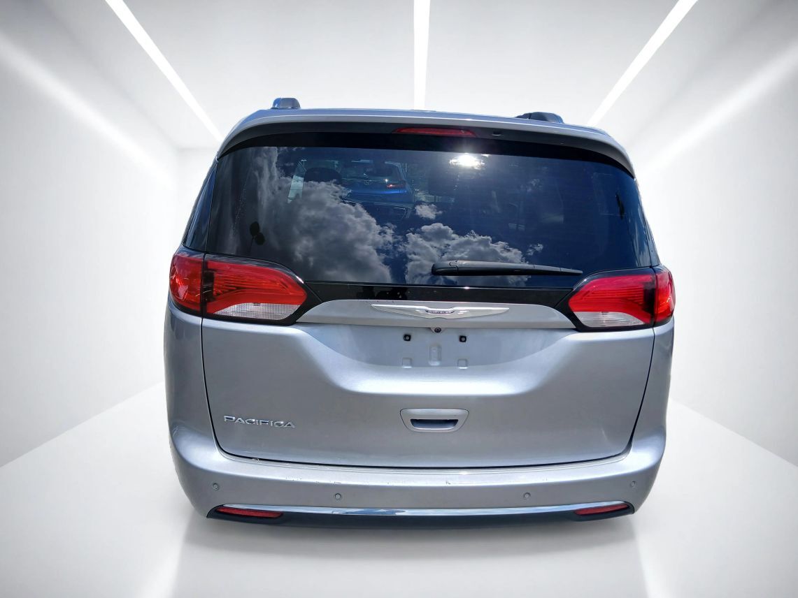 2019 Chrysler Pacifica Touring L Minivan 4D Maitland FL