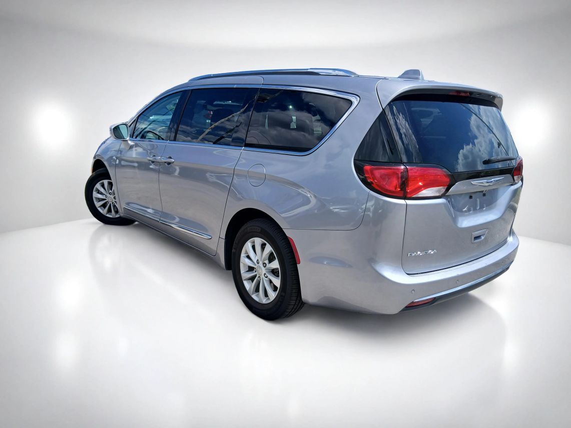 2019 Chrysler Pacifica Touring L Minivan 4D Maitland FL