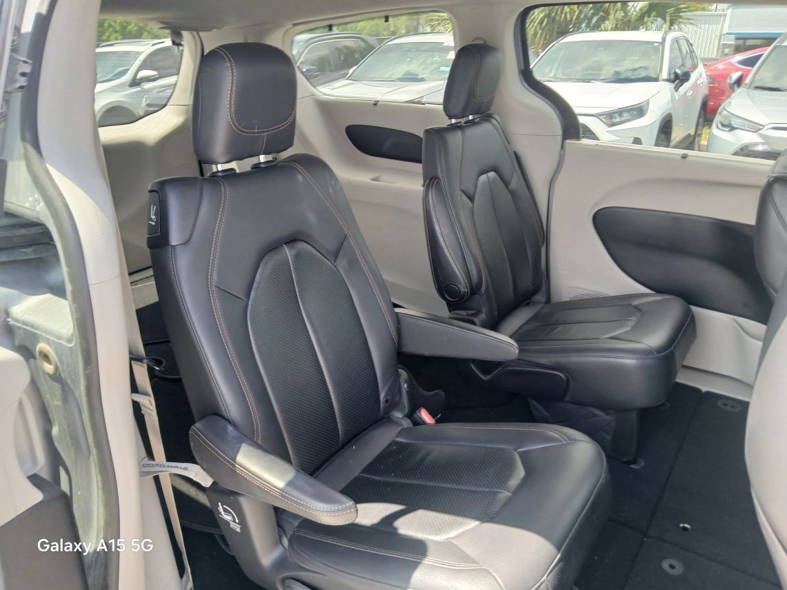 2019 Chrysler Pacifica Touring L Minivan 4D Maitland FL