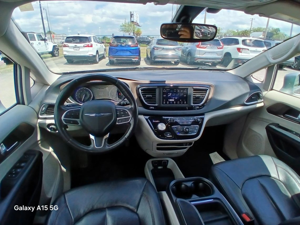2019 Chrysler Pacifica Touring L Minivan 4D Maitland FL