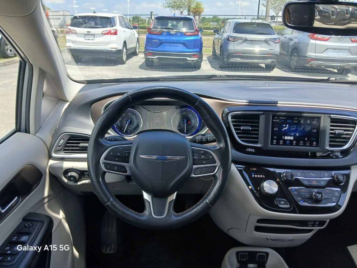 2019 Chrysler Pacifica Touring L Minivan 4D Maitland FL