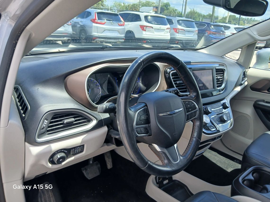 2019 Chrysler Pacifica Touring L Minivan 4D Maitland FL