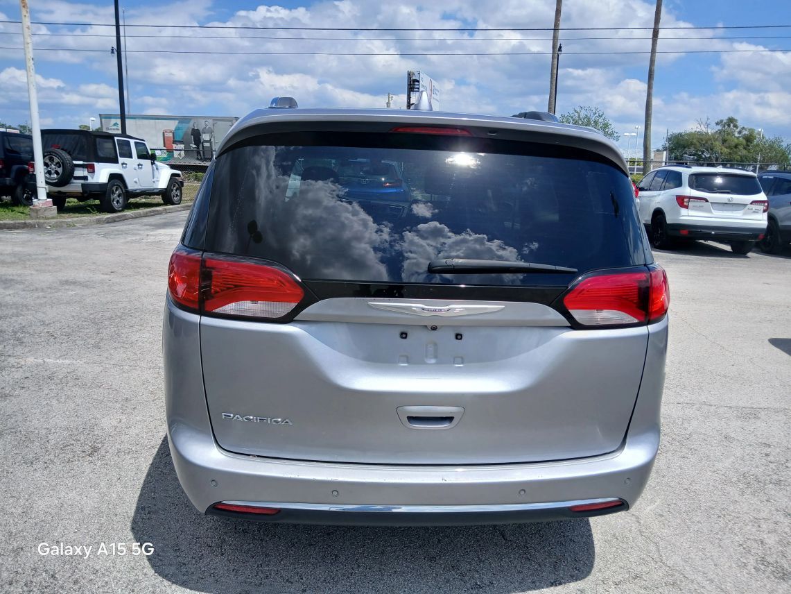 2019 Chrysler Pacifica Touring L Minivan 4D Maitland FL