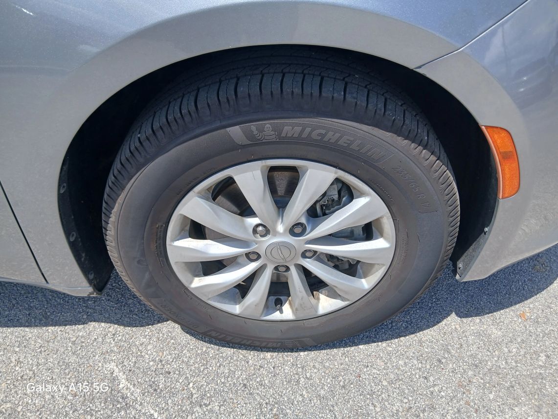 2019 Chrysler Pacifica Touring L Minivan 4D Maitland FL