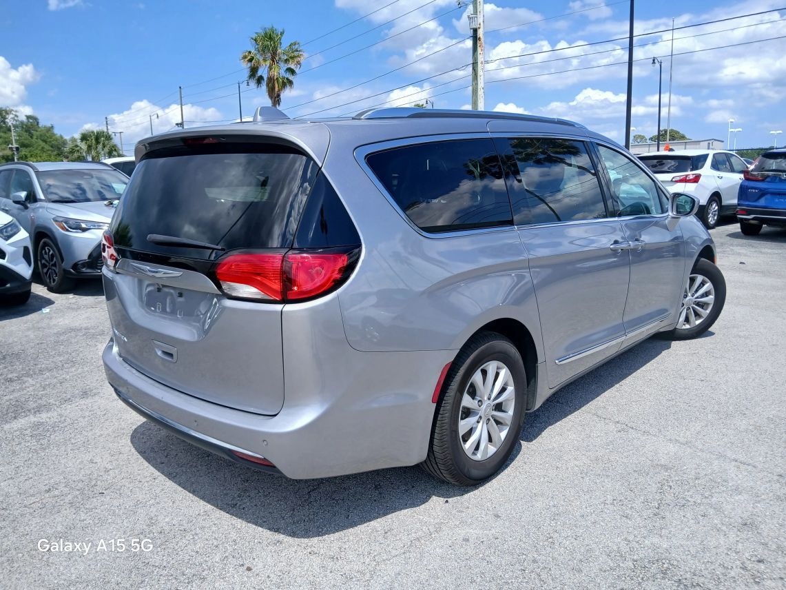 2019 Chrysler Pacifica Touring L Minivan 4D Maitland FL