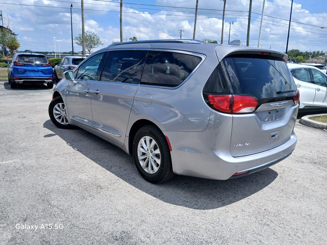 2019 Chrysler Pacifica Touring L Minivan 4D Maitland FL