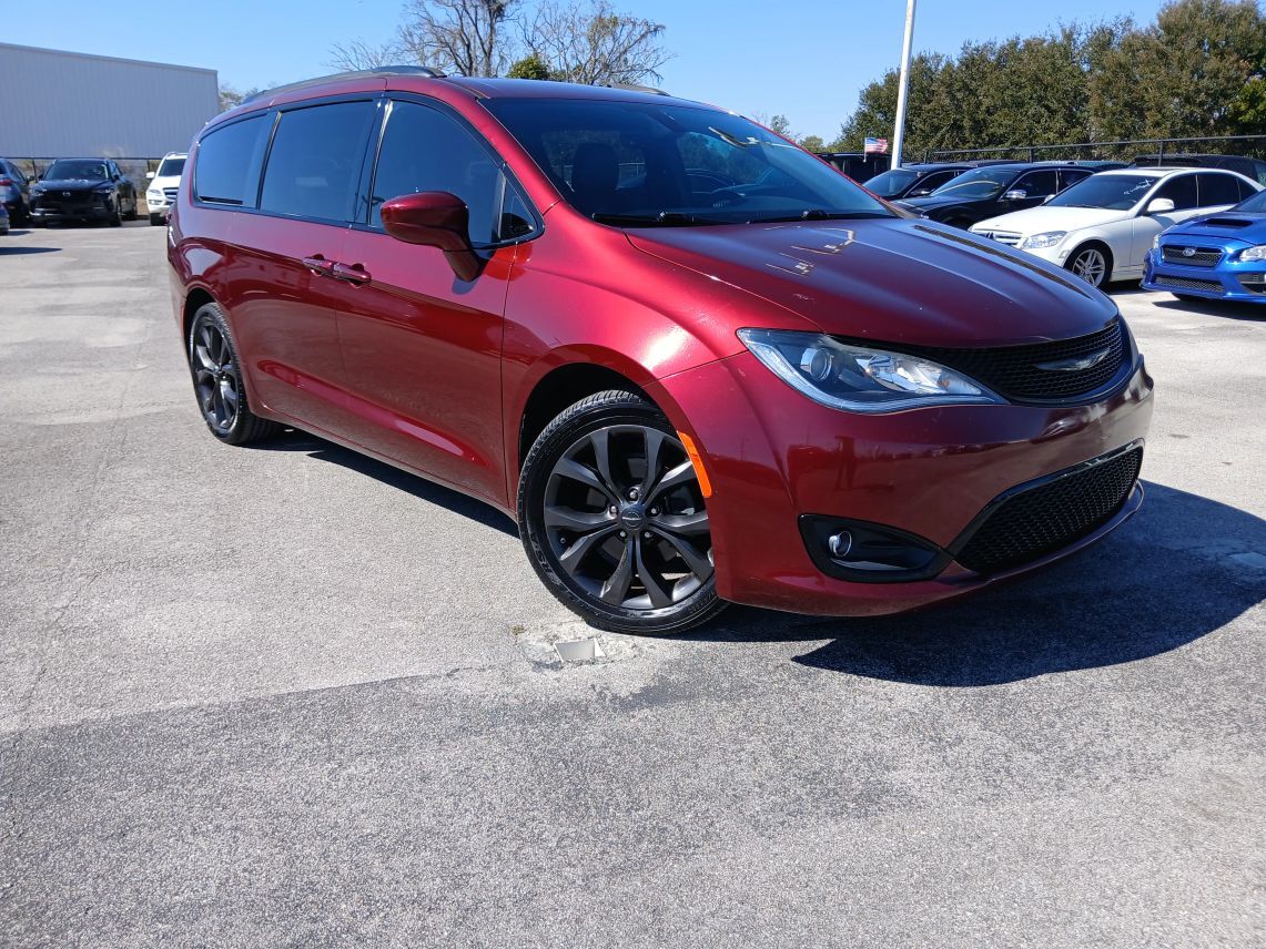 2019 Chrysler Pacifica Touring L Plus Minivan 4D