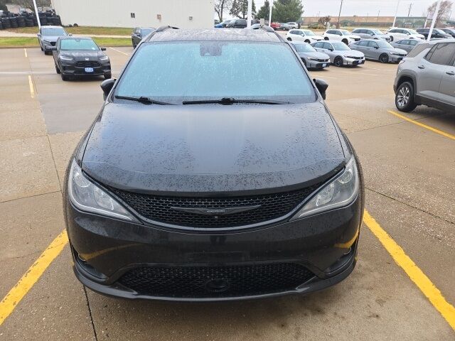 2019 Chrysler Pacifica Touring L Plus West Burlington IA