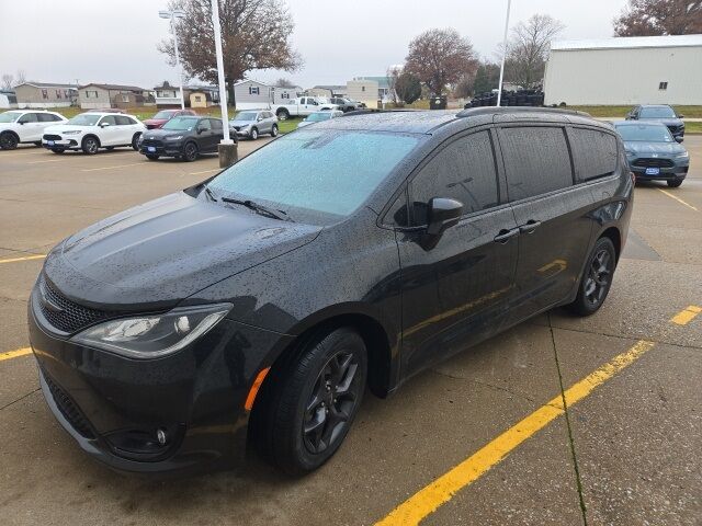 2019 Chrysler Pacifica Touring L Plus West Burlington IA