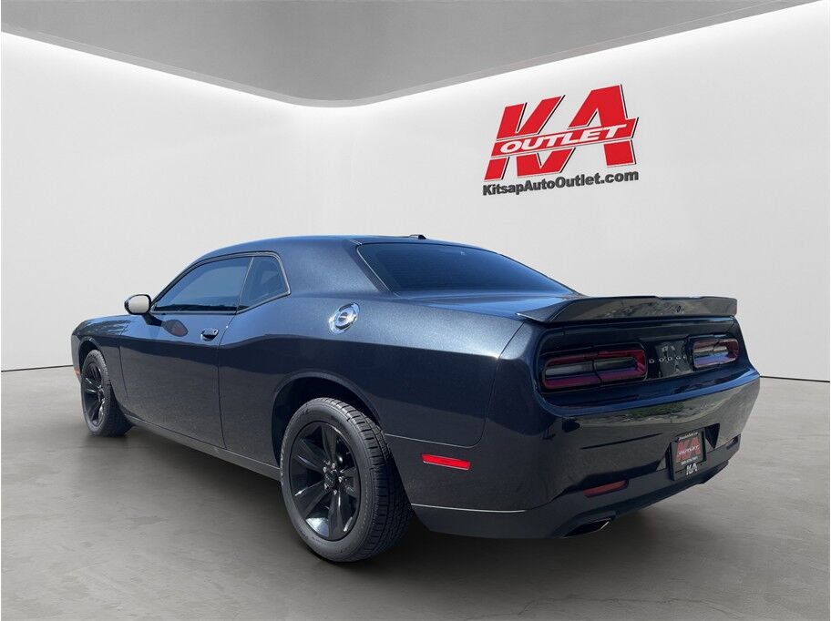 2019 Dodge Challenger SXT Coupe 2D
