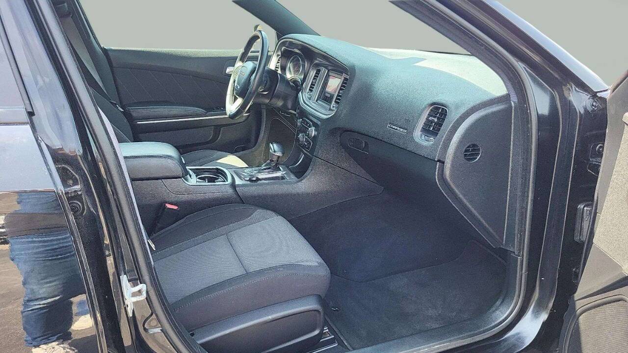 2019 Dodge Charger SXT 4dr Sedan Chesterfield MI