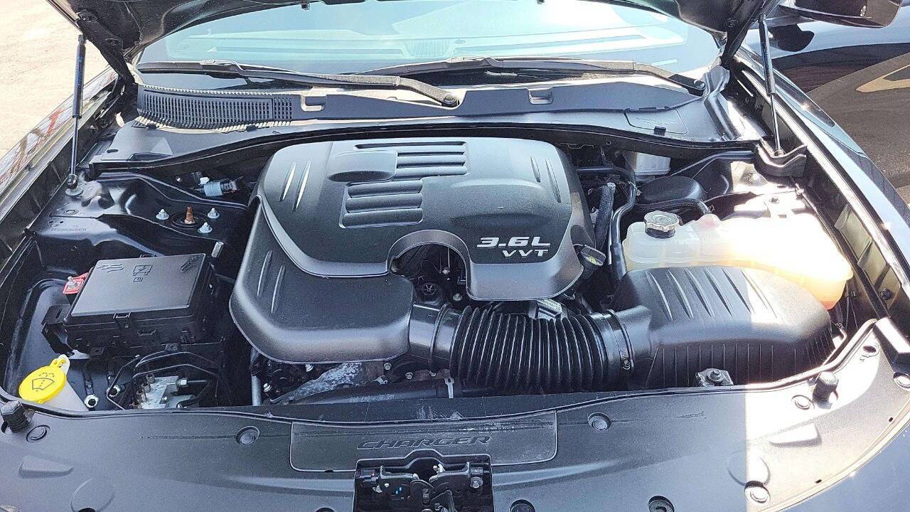 2019 Dodge Charger SXT 4dr Sedan Chesterfield MI