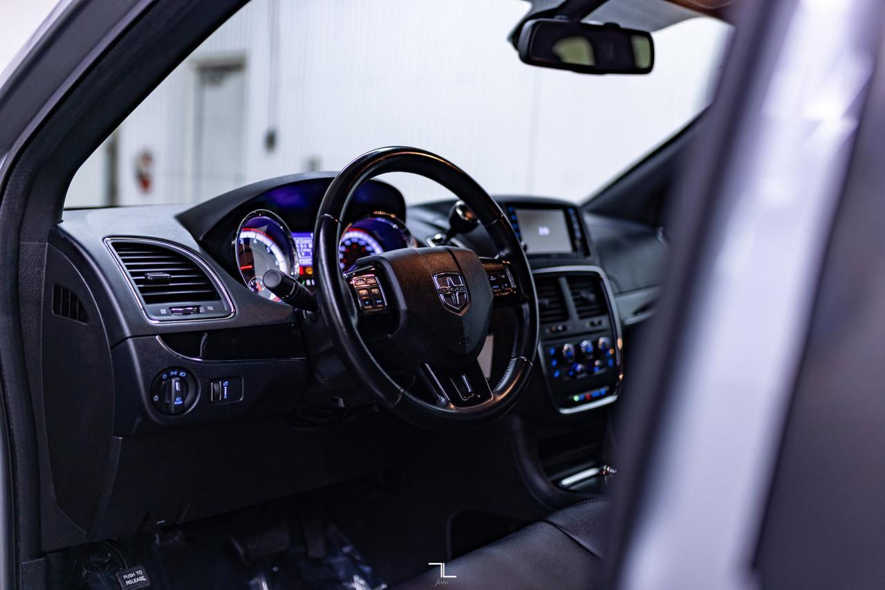 2019 Dodge Grand Caravan 35th Anniversary Leather DVD BCam Red Deer AB