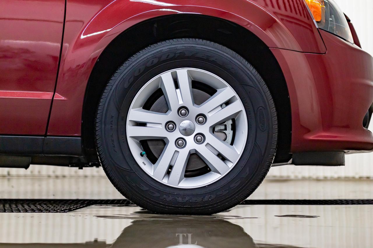 2019 Dodge Grand Caravan Blacktop BCam TV Red Deer AB