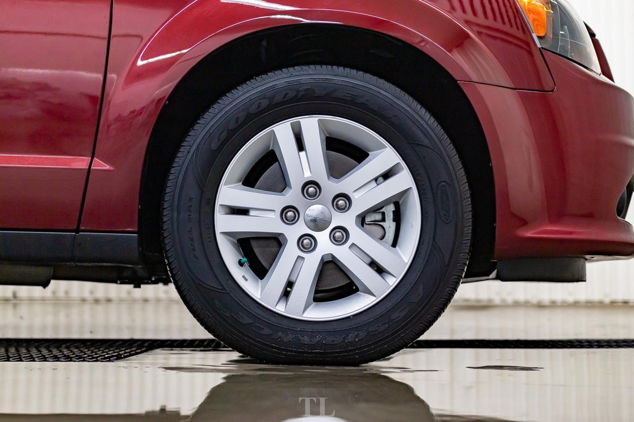 2019 Dodge Grand Caravan Blacktop BCam TV Red Deer AB