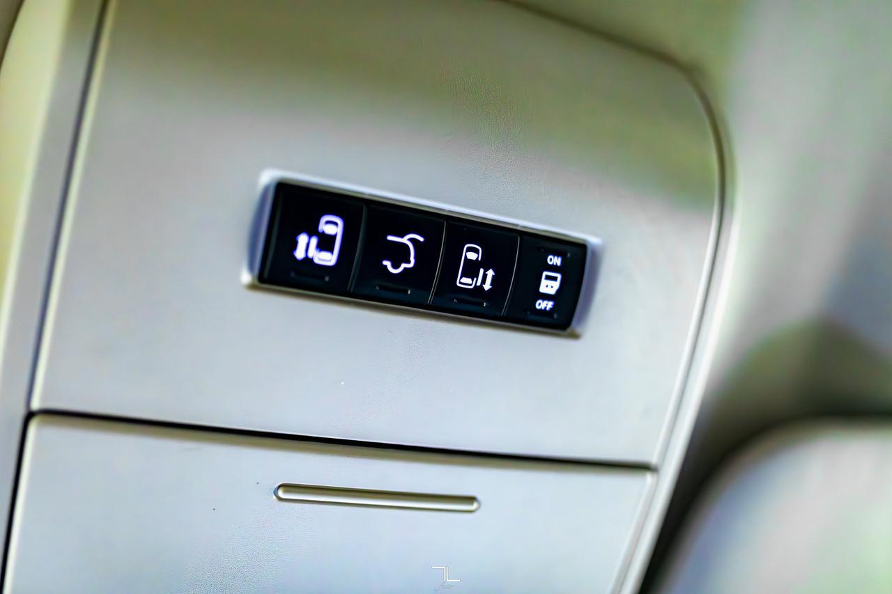 2019 Dodge Grand Caravan Crew Plus Leather Nav DVD BCam Red Deer AB