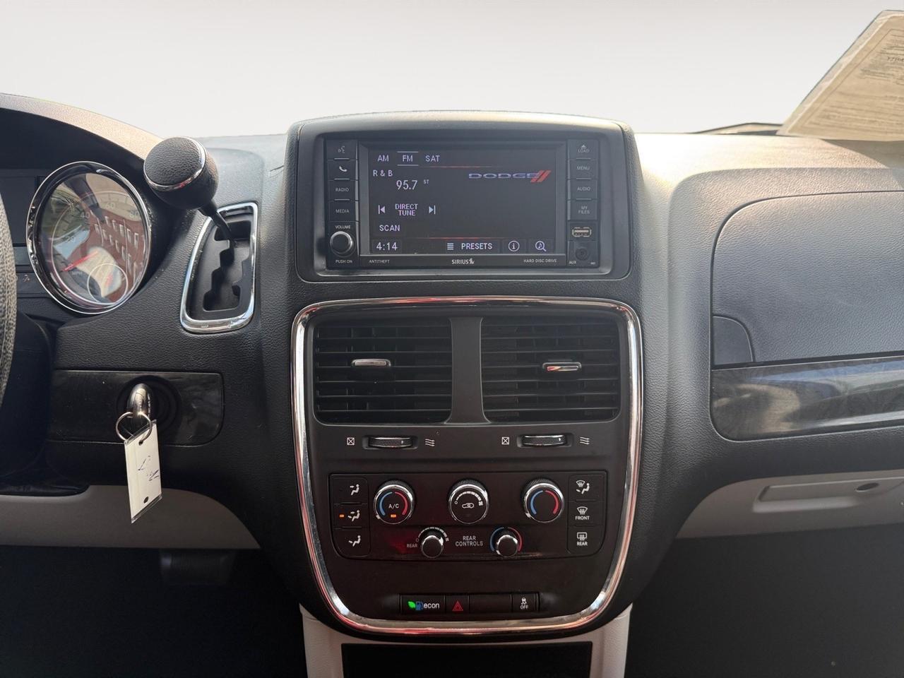 2019 Dodge Grand Caravan SE, 3RD ROW, CAPTAINS CHAIRS, BLUETOOTH, KEYLESS ENTRY, BACKUP CAMERA, CRUISE CONTROL, STEERING WHEEL CONTROLS, THIS VAN IS READY FOR IT'S NEXT FAMILY! Norfolk VA