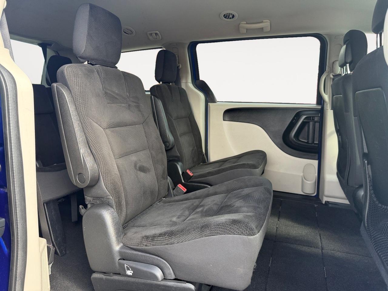 2019 Dodge Grand Caravan SE, 3RD ROW, CAPTAINS CHAIRS, BLUETOOTH, KEYLESS ENTRY, BACKUP CAMERA, CRUISE CONTROL, STEERING WHEEL CONTROLS, THIS VAN IS READY FOR IT'S NEXT FAMILY! Norfolk VA