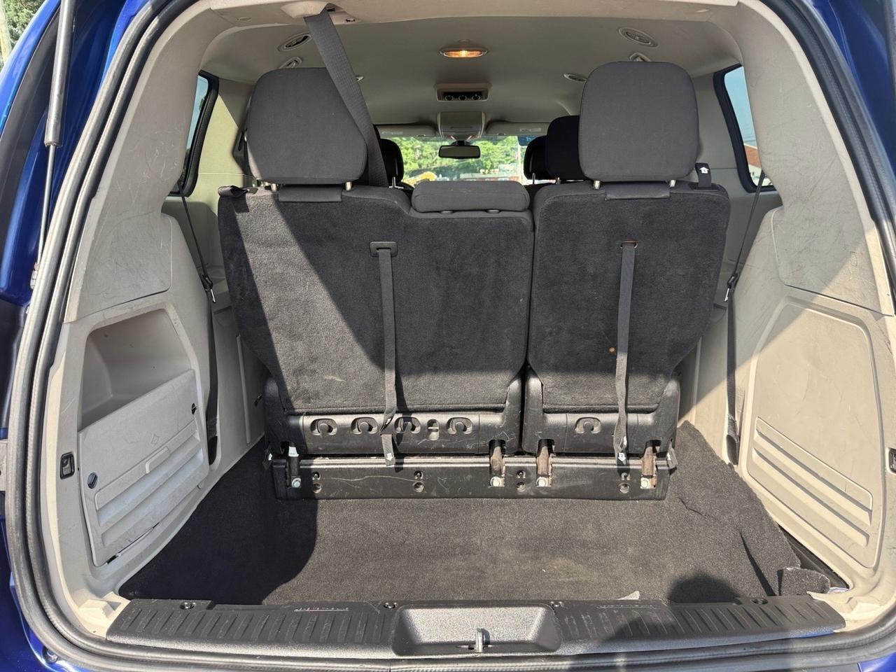 2019 Dodge Grand Caravan SE, 3RD ROW, CAPTAINS CHAIRS, BLUETOOTH, KEYLESS ENTRY, BACKUP CAMERA, CRUISE CONTROL, STEERING WHEEL CONTROLS, THIS VAN IS READY FOR IT'S NEXT FAMILY! Norfolk VA