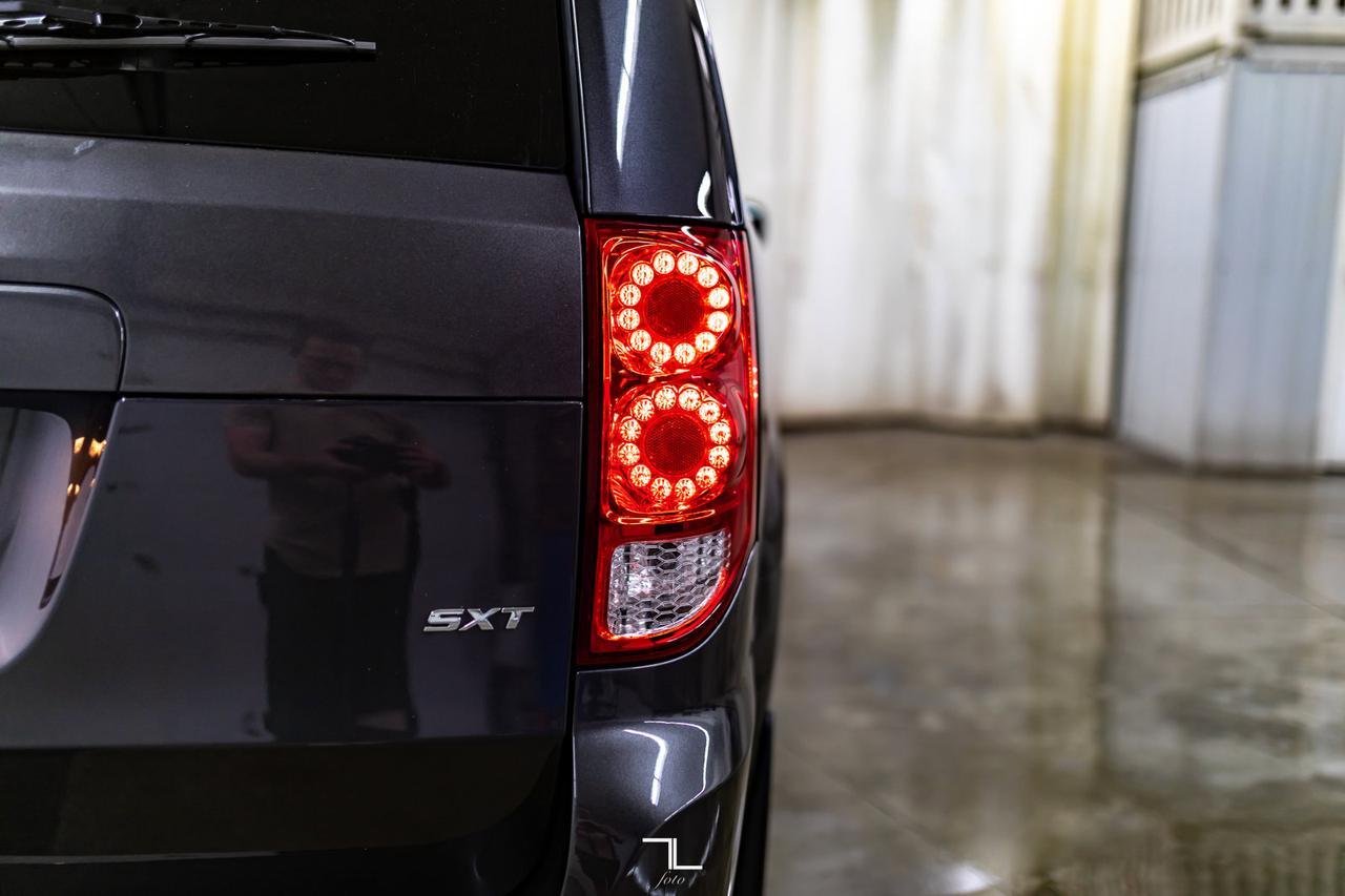 2019 Dodge Grand Caravan SXT Plus BCam Nav Red Deer AB