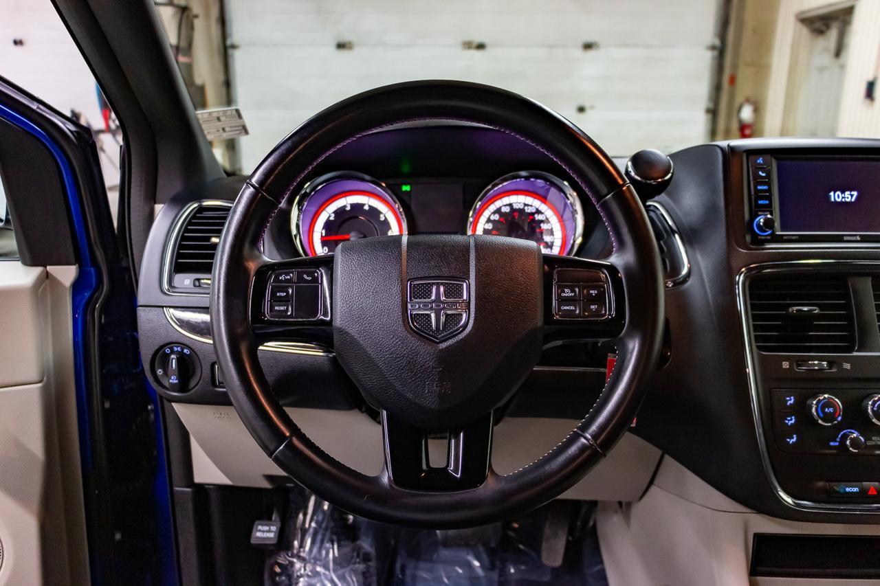 2019 Dodge Grand Caravan SXT Premium Plus DVD BCam Red Deer AB