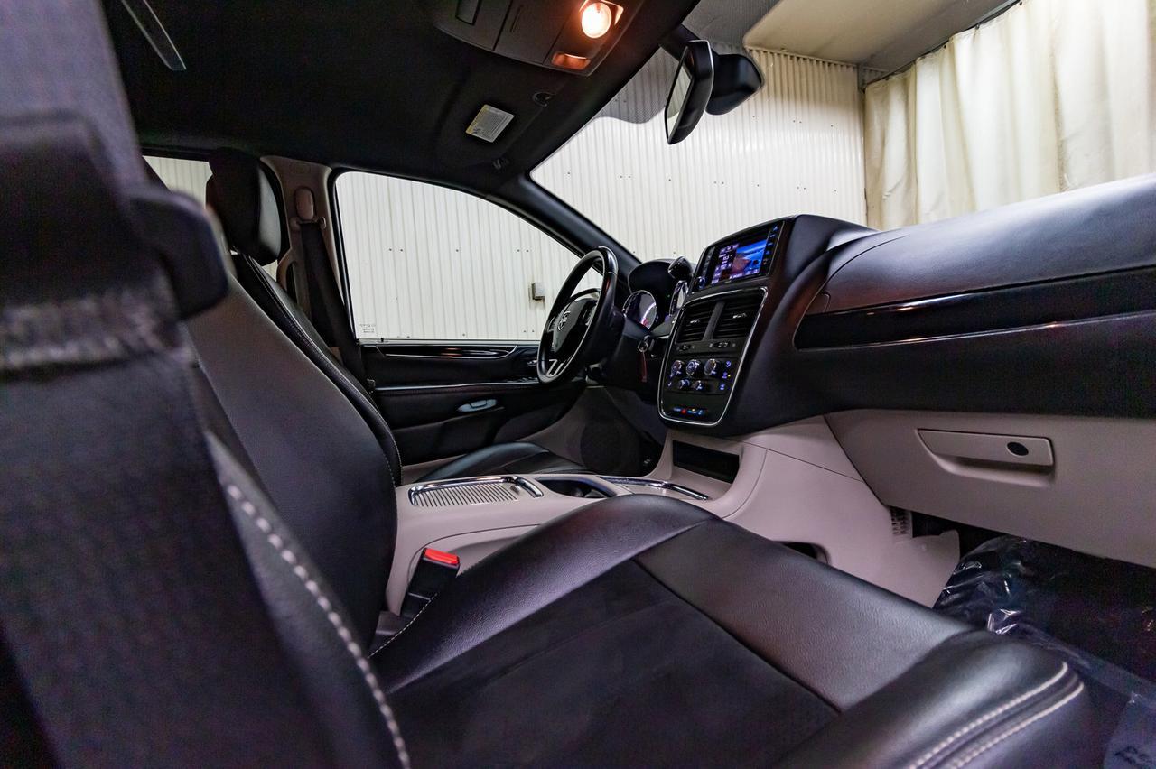 2019 Dodge Grand Caravan SXT Premium Plus DVD BCam Red Deer AB