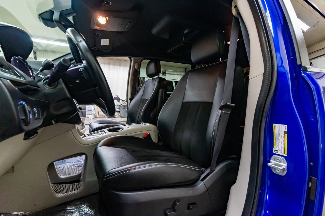 2019 Dodge Grand Caravan SXT Premium Plus DVD BCam Red Deer AB