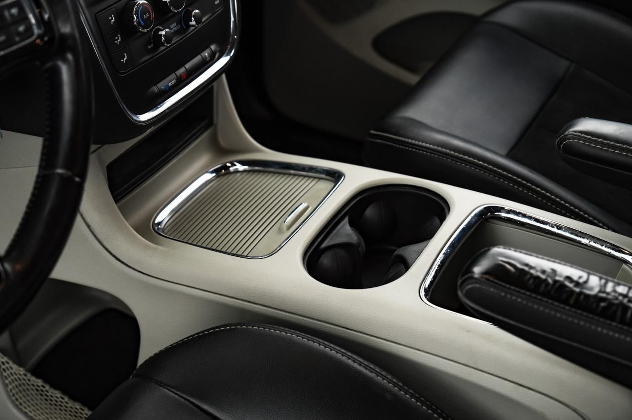 2019 Dodge Grand Caravan SXT REAR CAMERA POWER LIFTGATE POWER SLIDING REAR DOORS POWER DR Carrollton TX