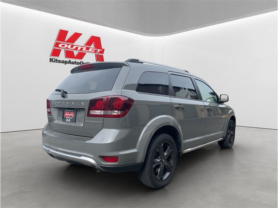 2019 Dodge Journey Crossroad Sport Utility 4D