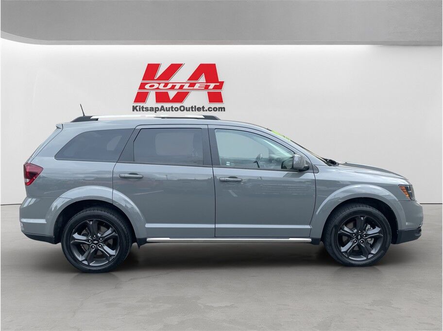 2019 Dodge Journey Crossroad Sport Utility 4D