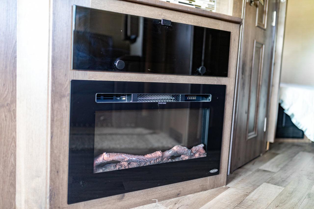 2019 Entegra Coach Emblem 36U Class A Motorhome Red Deer AB