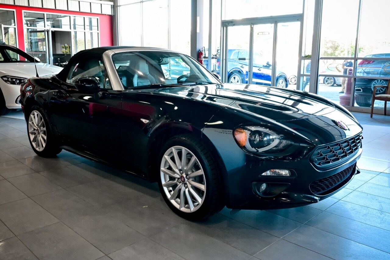 2019 Fiat 124 Spider Lusso photo 4