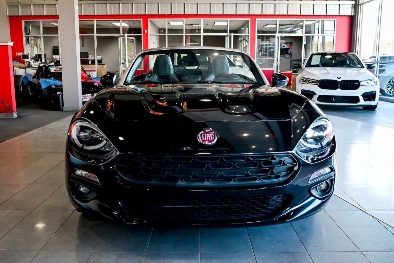 2019 Fiat 124 Spider Lusso photo 3