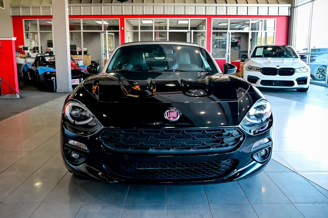 2019 Fiat 124 Spider Lusso photo 2