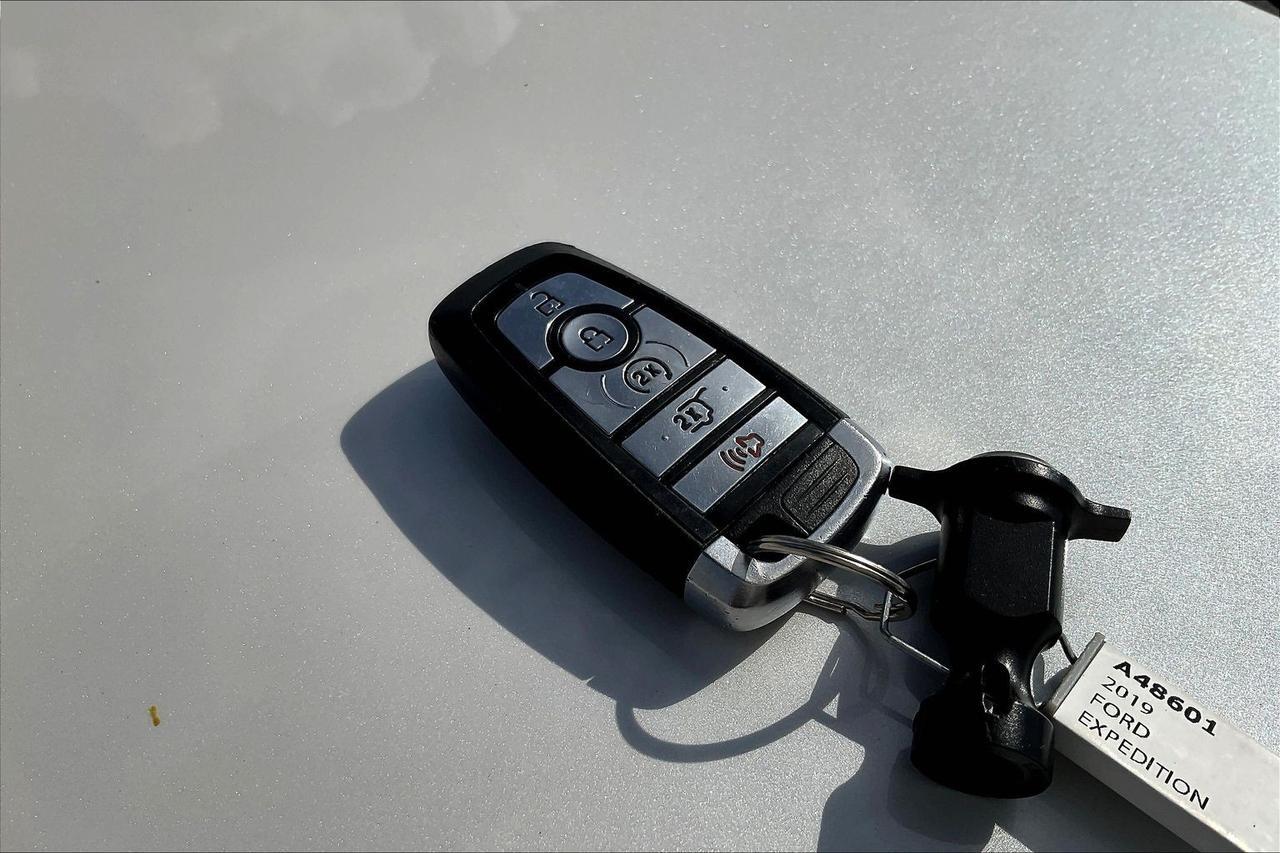 2019 FORD EXPEDITION MAX PLATINUM WHITE at G Motors