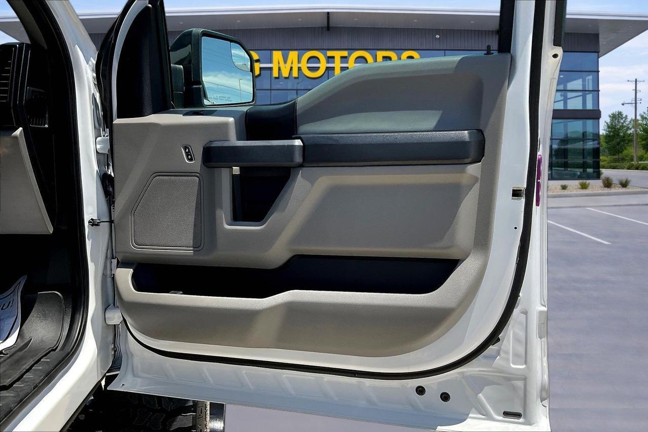 2019 FORD F150 SUPERCREW WHITE at G Motors