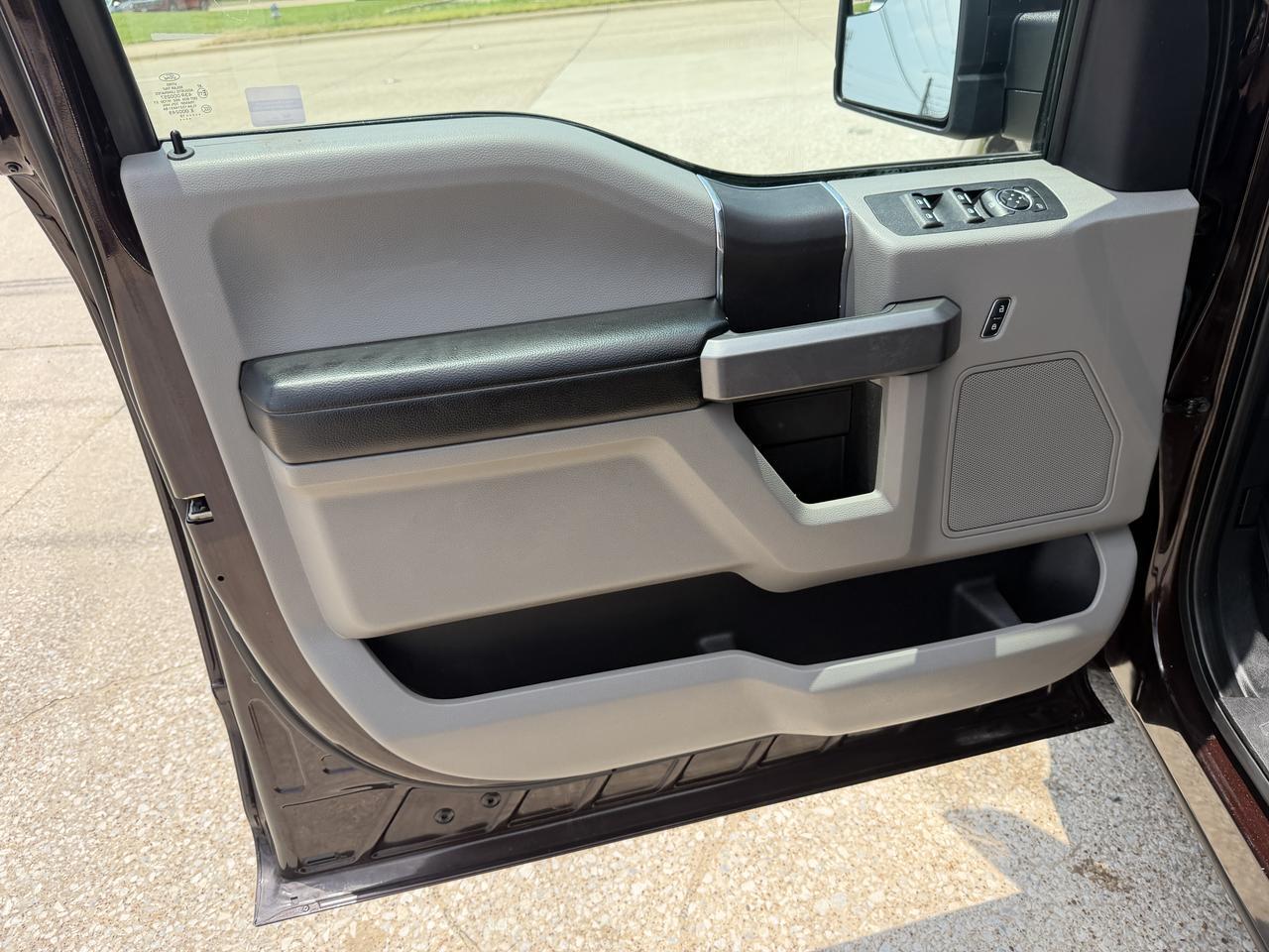 2019 FORD F150 XLT 5.0 L Dallas TX