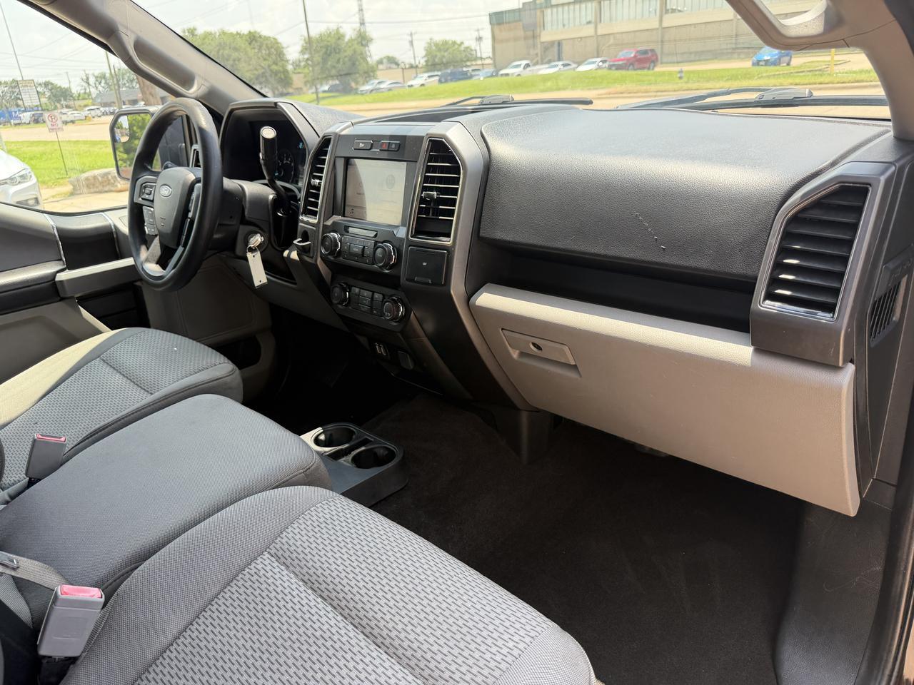 2019 FORD F150 XLT 5.0 L Dallas TX
