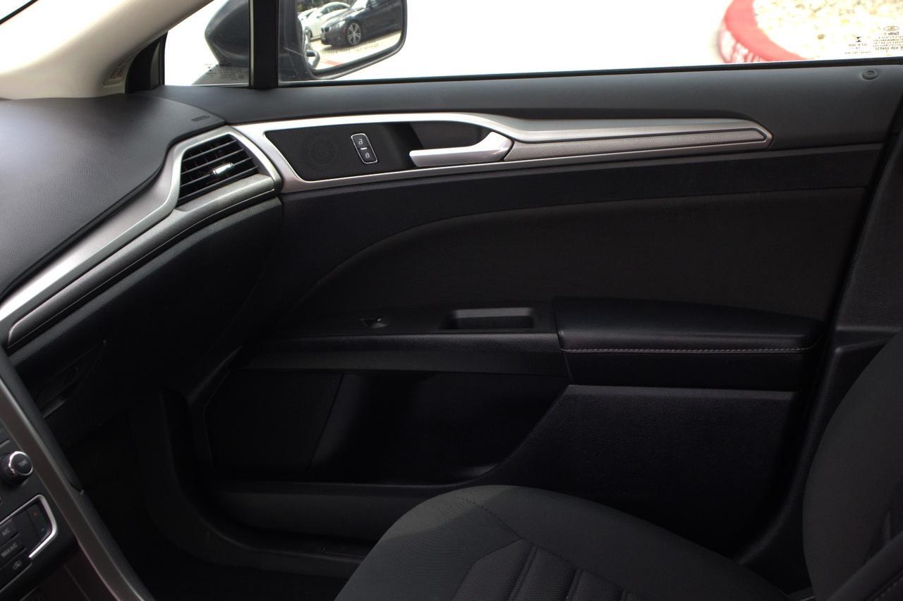 2019 FORD FUSION SE Houston TX