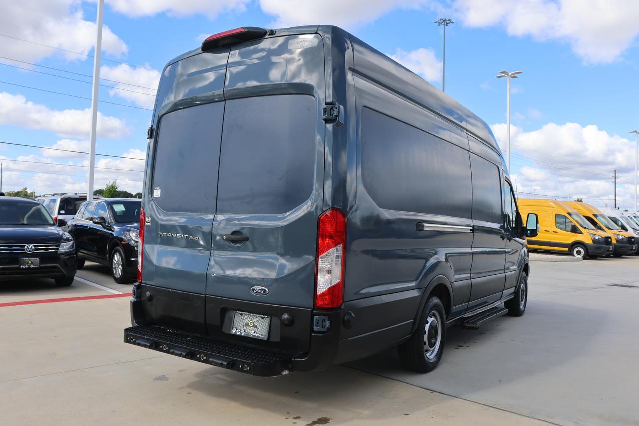 2019 Ford Transit photo 4
