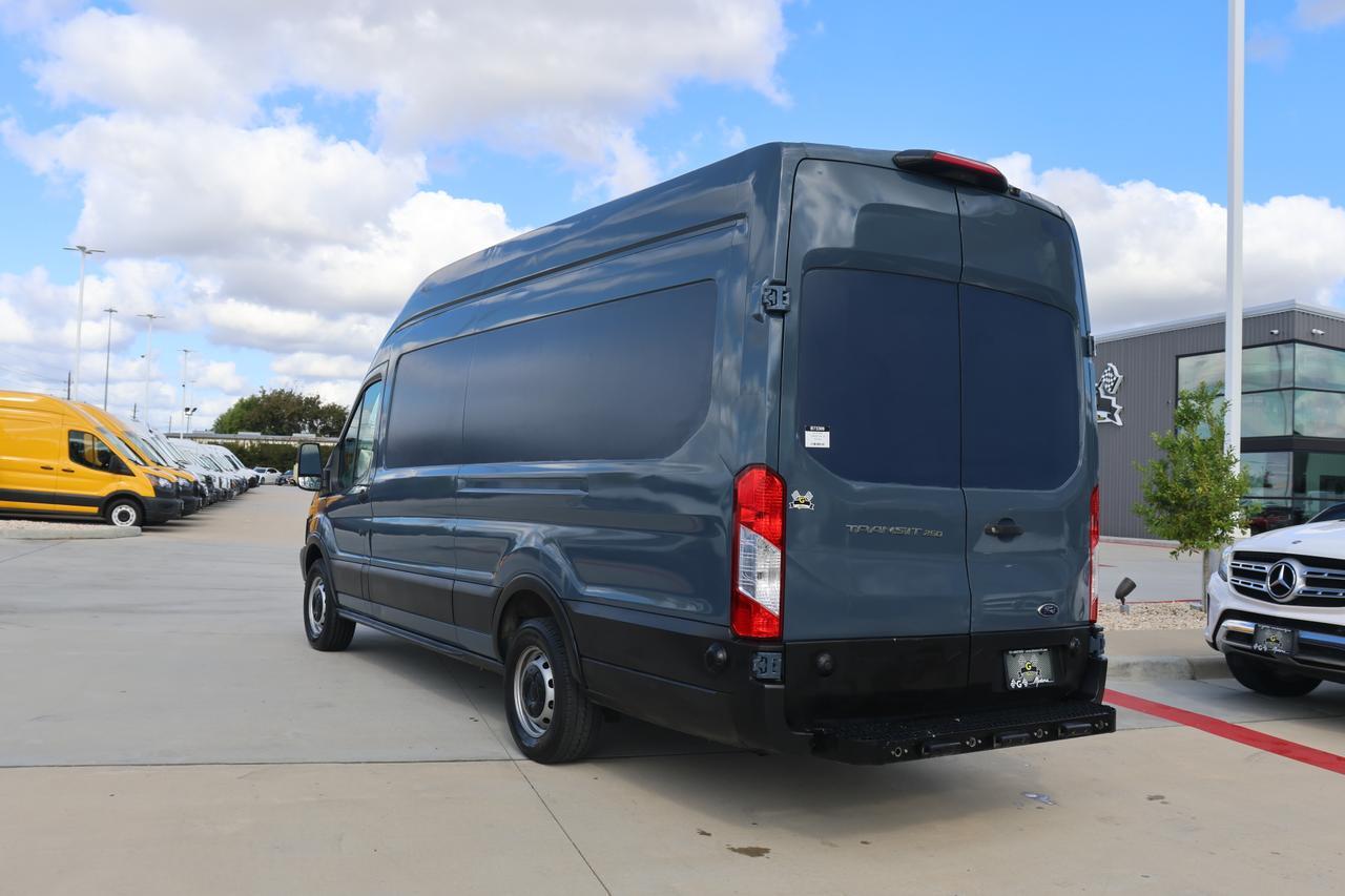 2019 Ford Transit photo 2